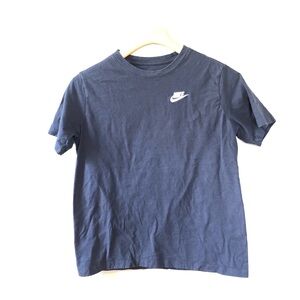Nike Boys Navy Short Sleeve Athletic Tee XL